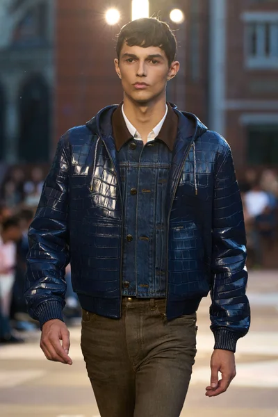 Look 126